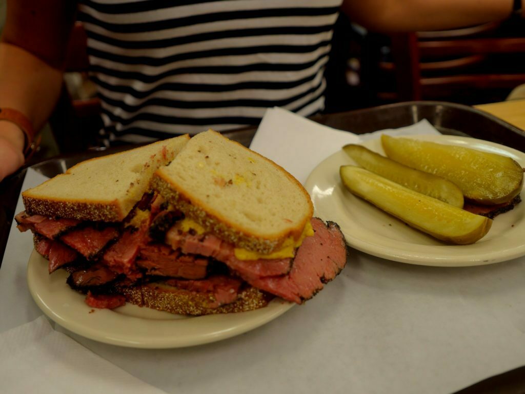 Das Sandwich von Katz's macht richtig satt
